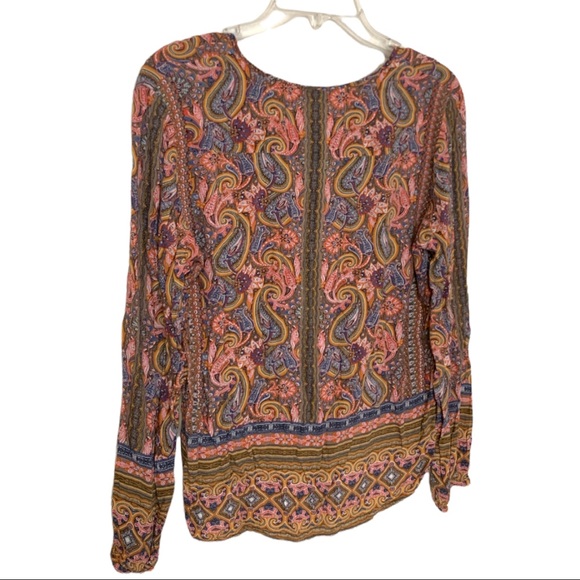crosby. Paisley print blouse v neck with drawstring waist size small 100% rayon - Picture 3 of 3